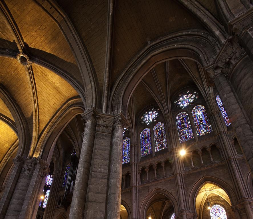 Отель Mercure Chartres Cathedrale Экстерьер фото