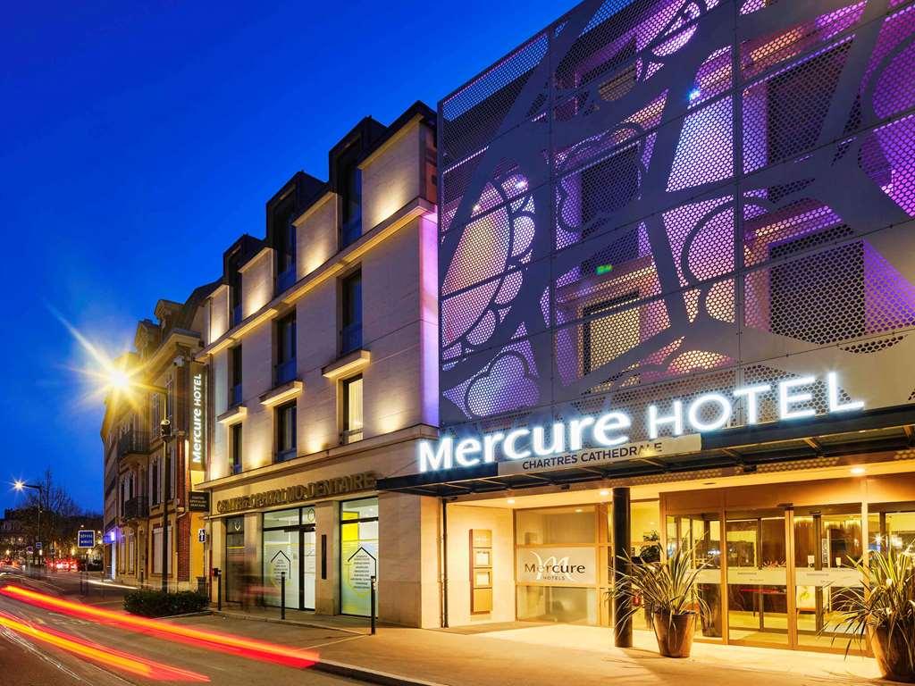 Отель Mercure Chartres Cathedrale Экстерьер фото